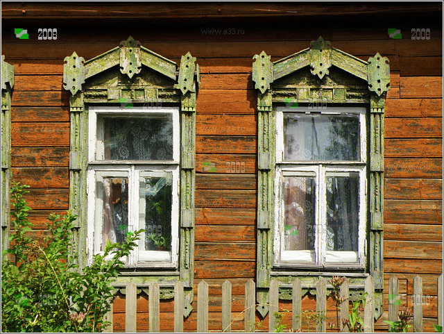 Деревянные наличники дома 9 на улице Красногорской в Карабаново