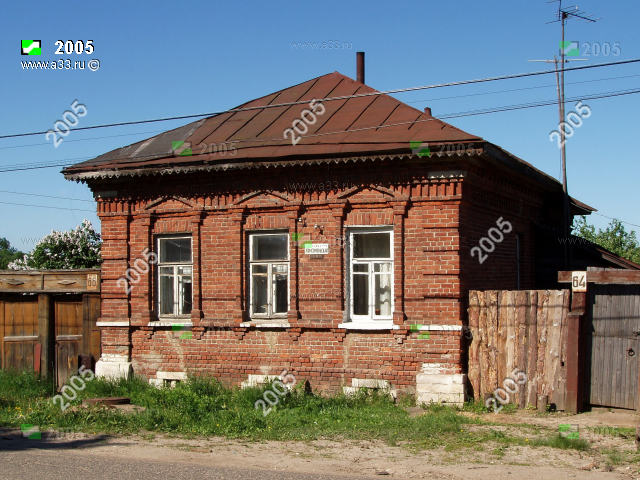 Старая кирпичная изба по адресу дом 64 улица Комсомольская город Меленки Владимирская область