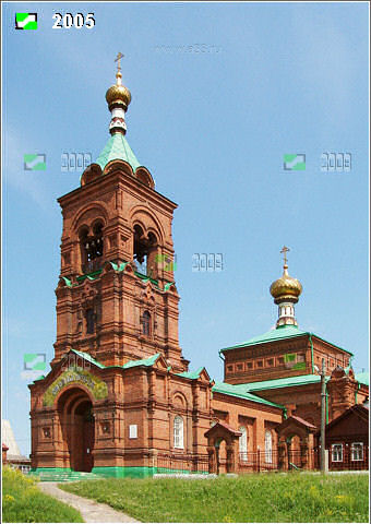 общий вид Успенской церкви в Петушках Владимирской области