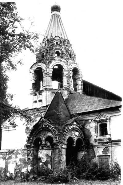1998 западное крыльцо Богоявленской церкви Лукьянцево до передачи монастырю
