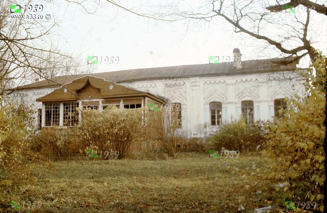 1989 Центральный вход в келейный корпус, село Махра Александровского района Владимирской области