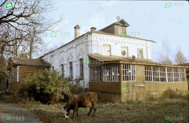 1989 Боковой вход в келейный корпус, село Махра Александровского района Владимирской области