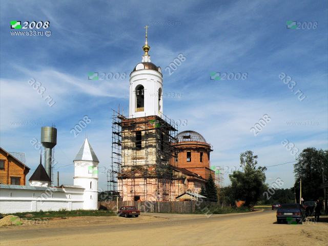 1989 Троицкая церковь рядом с монастырём, село Махра Александровского района Владимирской области в процессе надстройки завершения колокольни и ремонта