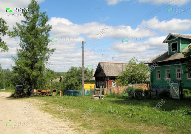 2008 Участок главной улицы с домом тракториста в деревне Пустынь Александровского района Владимирской области