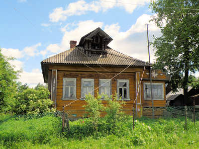 2008 жилой дом с резным слуховым окном в деревне Пустынь Александровского района Владимирской области