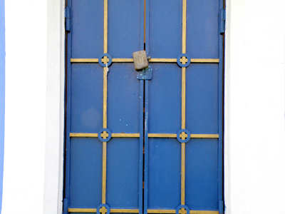 входные кованые двери Казанской часовни в деревне Соколово Александровского района Владимирской области