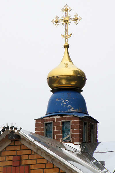 центральная глава и крест Казанской часовни в Зезевитово