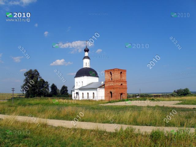 2010 Покровская церковь с недостроенной колокольней в селе Зиновьево Александровского района Владимирской области