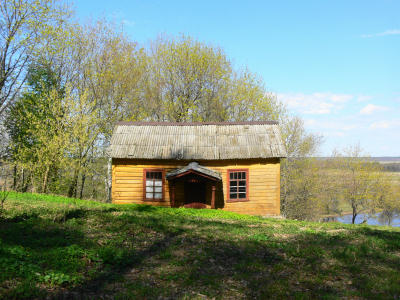 Банька на высоком берегу в урочище, бывшем селе Быстрицы Гороховецкого района Владимирской области