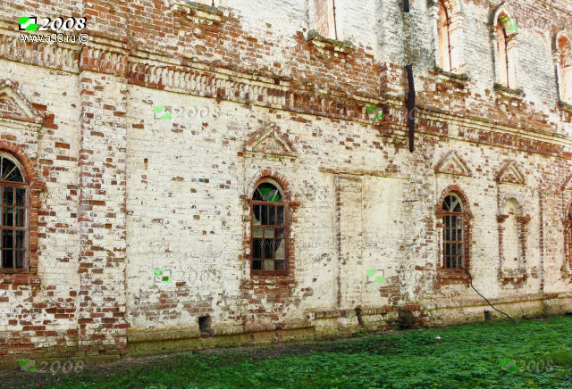 Северный фасад двухэтажной Боголюбской церкви в урочище, бывшем селе Быстрицы Гороховецкого района Владимирской области