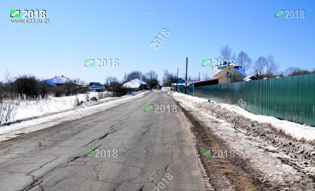 Общий вид деревни Морозовка Гороховецкого района Владимирской области на въезде с севера от Гороховца