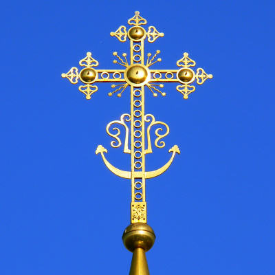 Новый типовой крест основного объёма Михаило-Архангельской церкви в деревне Тимирязево Гороховецкого района Владимирской области
