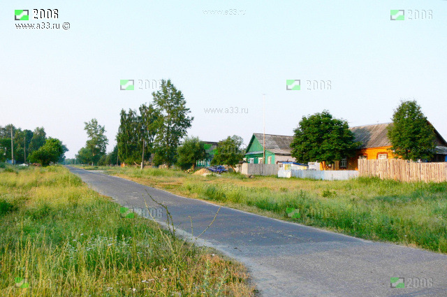 Улица Мира в посёлке Анопино Гусь-Хрустального района Владимирской области общий вид