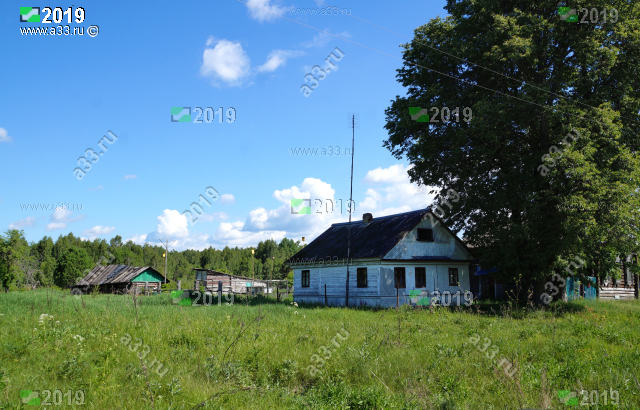 Частный жилой дом с приусадебным участком и хозяйством в деревне Бобры Гусь-Хрустального района Владимирской области