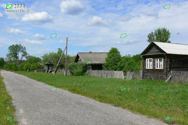 Деревня Бобры Гусь-Хрустального района Владимирской области в 2006 году