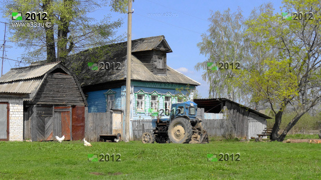 Крепкий дом в деревне Федотово Гусь-Хрустального района Владимирской области с одним трактором