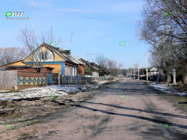 Посёлок Иванищи, фотография весной