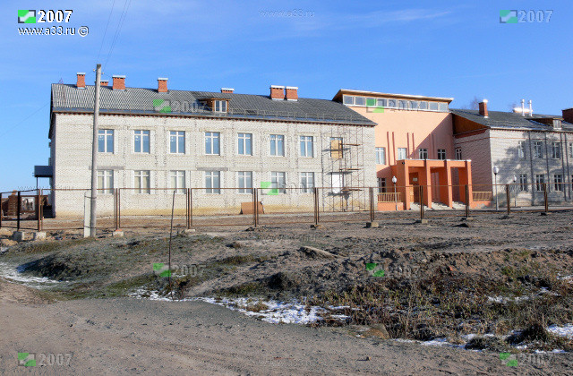 Школа в посёлке в Иванищи