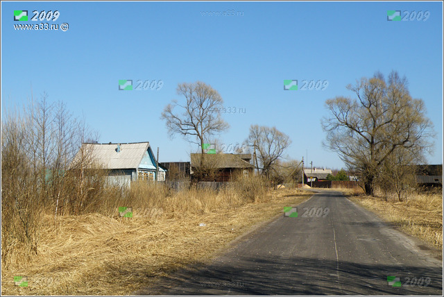 Избищи Гусь-Хрустального района Владимирской области исстари вытянулись вдоль тракта