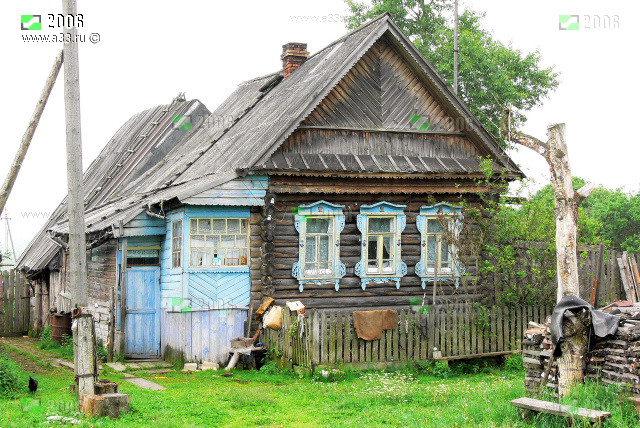 Типичная архитектура жилого дома в Лазаревке Гусь-Хрустального райна Владимирской области