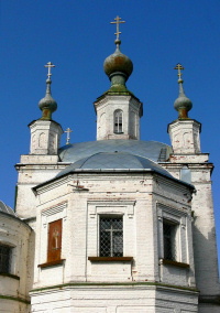 Восточный фасад церкви в Николополье