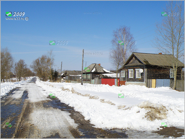 Главная улица села Парахино Гусь-Хрустального района Владимирской области