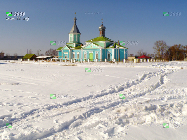 Панорама церкви зимой