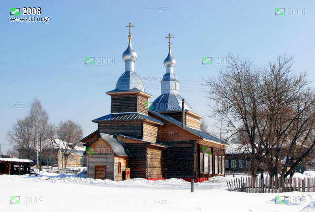 Вид церкви Елисаветы в посёлке Великодворский Гусь-Хрустального района Владимирской области с юго-запада