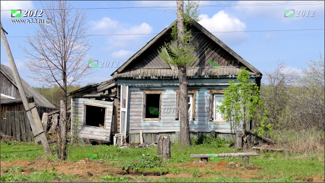 Заброшенный деревянный нежилой дом 9 улица Советская село Вешки Гусь-Хрустального района Владимирской области