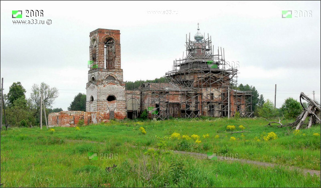Вид Вознесенской церкви села Вешки Гусь-Хрустального района Владимирской области с юга 2006