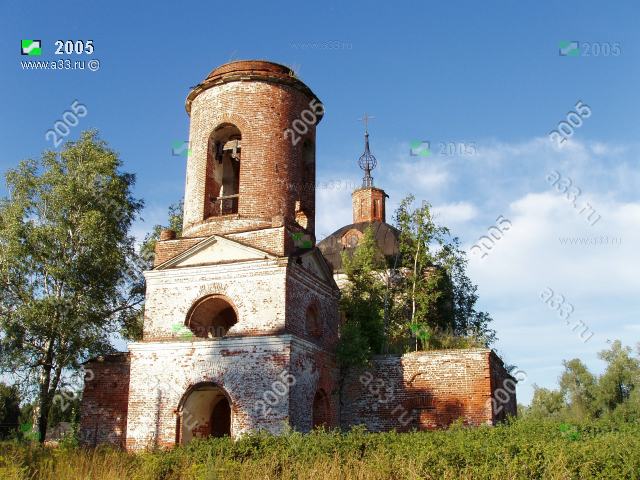 2005 Вид с юго-запада на церковь Николая Чудотворца в Лаптево Камешковского района Владимирской области