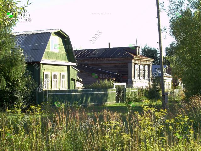 2005 Типичная старая застройка села Лаптево Камешковского района Владимирской области