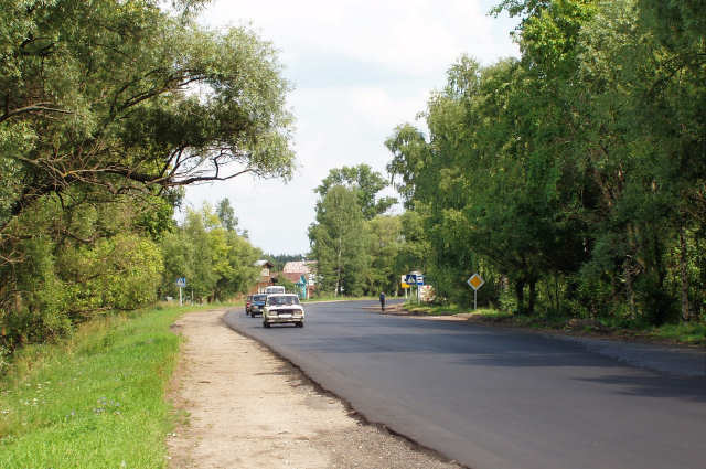 2005 Трасса М7 она же главная улица деревни Новая Быковка Камешковского района Владимирской области