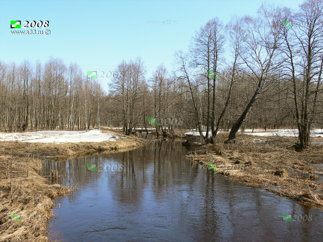 Река Наромша ранней весной