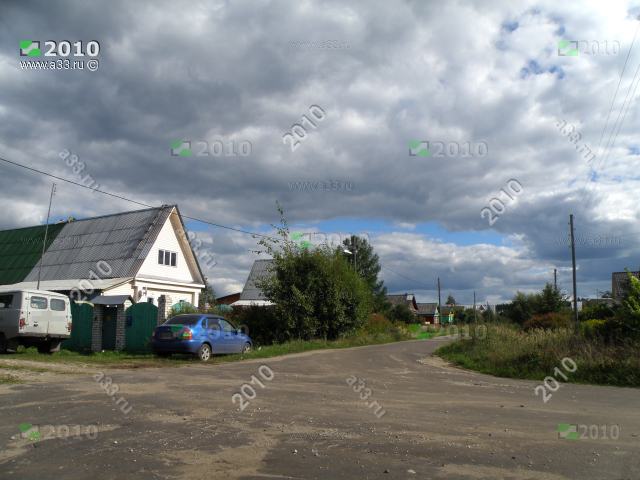 2010 Центральная улица деревни Ефаново Киржачского района Владимирской области в районе дома 37