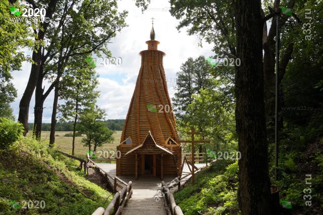 2020 Деревянная часовня Свеча в ложбине в деревне Ельцы Киржачского района Владимирской области