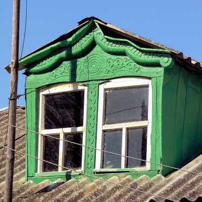 слуховое окно с элементами глухой резьбы на жилом доме села Филипповское Киржачского района Владимирской области
