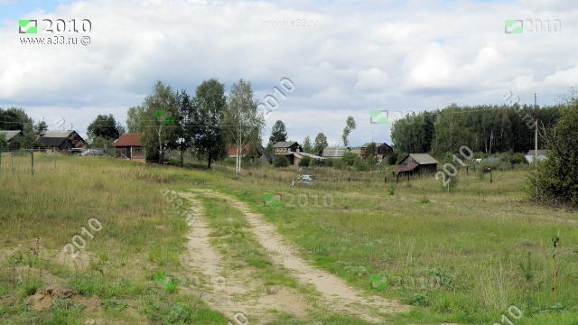 Въезд в деревню Перегудово Киржачского района Владимирской области по грунтовке в 2010 году