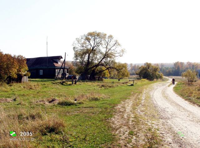 2005 Свободная застройка одиночными домами в деревне Скоморохово Киржачского района Владимирской области