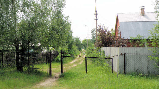 2010 Одна из улиц в СНТ Радуга Киржачского района Владимирской области