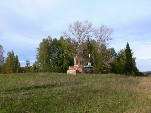 Общий вид Екатерининской церкви в Козлятьево, оно-же историческое название современной деревни Поляны Кольчугинского района Владимирской области