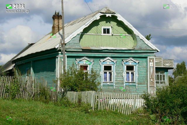 Дом 30 на главной улице деревни Стенки Кольчугинского района Владимирской области