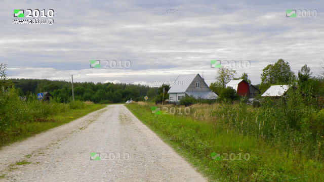 Село Воскресенское Кольчугинского района Владимирской области на въезде по щебёночной главной дороге