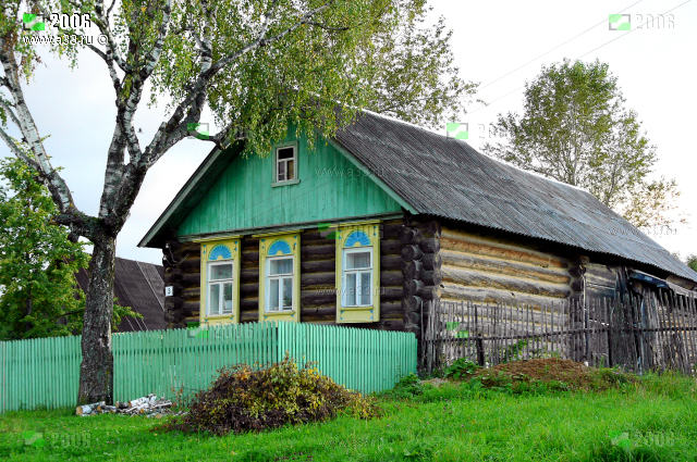 Пятистенок на три окна - традиционный тип русского крестьянского жилища в селе Зиновьево Кольчугинского района Владимирской области