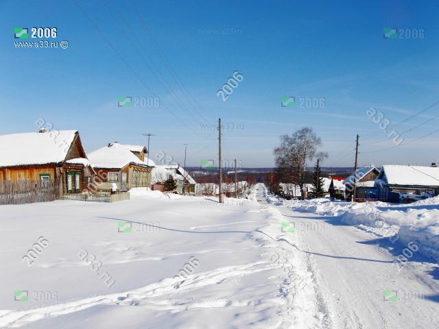 2006 Основная улица в селе Великово Ковровского района Владимирской области зимой