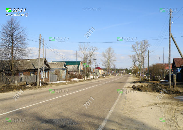 2011 Главная улица села Архангел Меленковского района Владимирской области называется Центральная