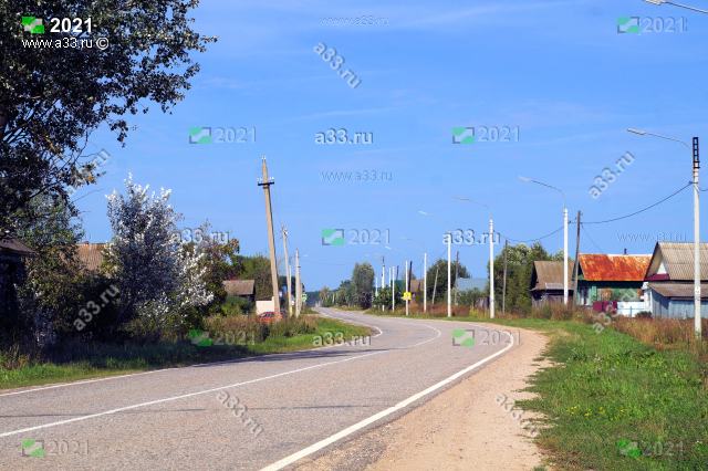 2021 Южный въезд в село Денятино Меленковского района Владимирской области начинается с поворота главной дороги