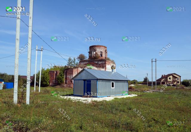 2021 Новая и старая Казанские церкви в селе Денятино Меленковского района Владимирской области находятся неподалёку друг от друга
