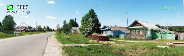 Панорама жилой застройки улицы Центральная в деревне Лехтово Меленковского района Владимирской области