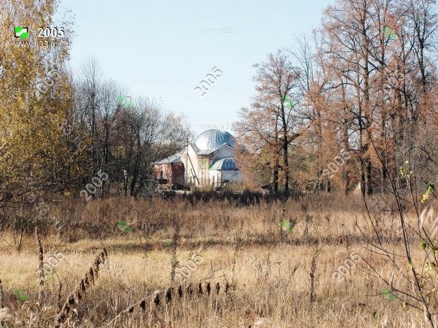 2005 Вид на церковь с трассы, деревня Анкудиново Петушинского района Владимирской области